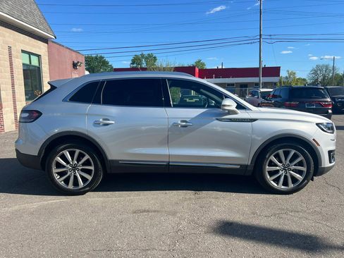 Used 2019 Lincoln Nautilus Select AWD/4WD image 5