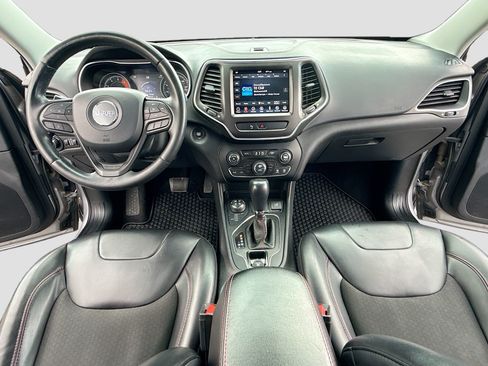 Used 2020 Jeep Cherokee Trailhawk w/ Cold Weather Group AWD/4WD image 3