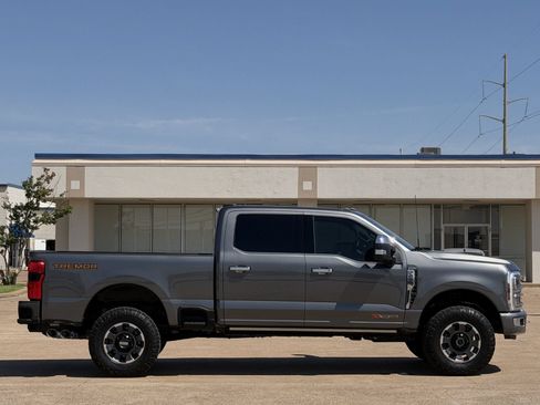 Used 2024 Ford F250 Platinum w/ Tremor Off-Road Package AWD/4WD image 3