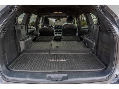 Used 2023 Toyota Highlander XSE image 18