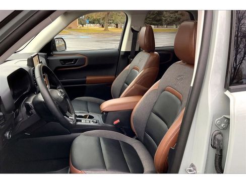 Used 2024 Ford Bronco Sport Outer Banks w/ Tech Package image 27