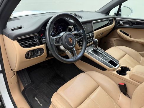 Used 2020 Porsche Macan image 4