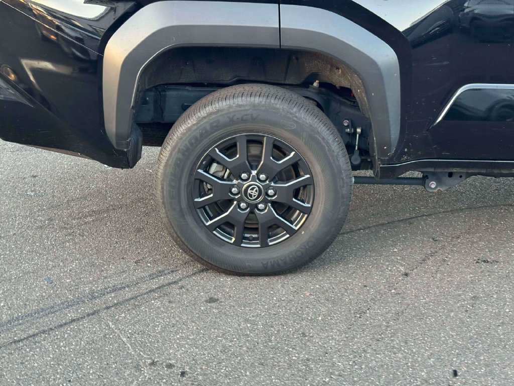 Used 2025 Toyota 4Runner SR5 AWD/4WD image 10