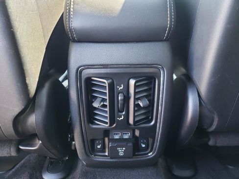 Used 2017 Jeep Grand Cherokee Limited AWD/4WD image 13