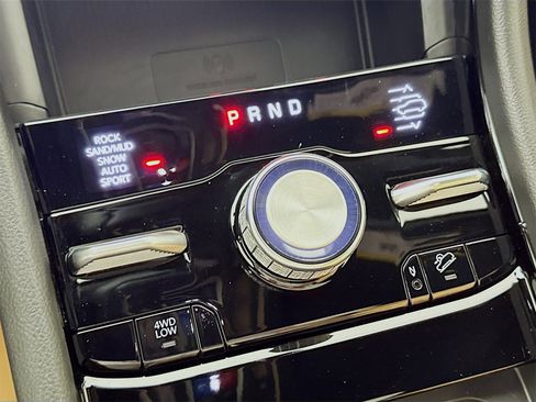 Used 2025 Jeep Grand Cherokee Summit w/ Luxury Tech Group V image 18