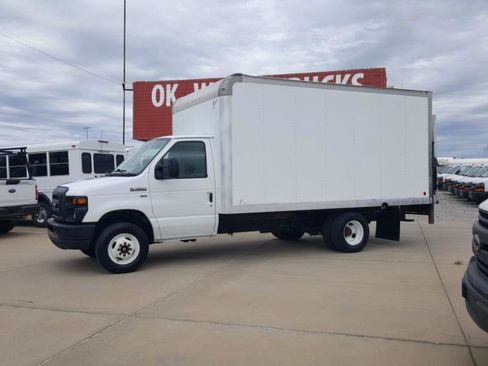Used 2011 Ford E-350 and Econoline 350 Super Duty w/ Payload Pkg image 2