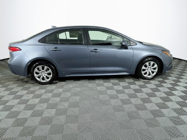 Used 2025 Toyota Corolla LE w/ Convenience Package FWD image 9