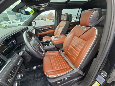 Used 2023 GMC Yukon XL Denali Ultimate image 17