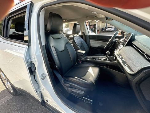 Used 2022 Jeep Compass Latitude FWD image 25