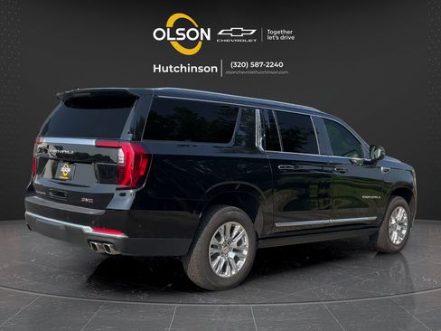 Used 2026 GMC Yukon XL Denali w/ Sun & Power Step Package AWD/4WD image 5