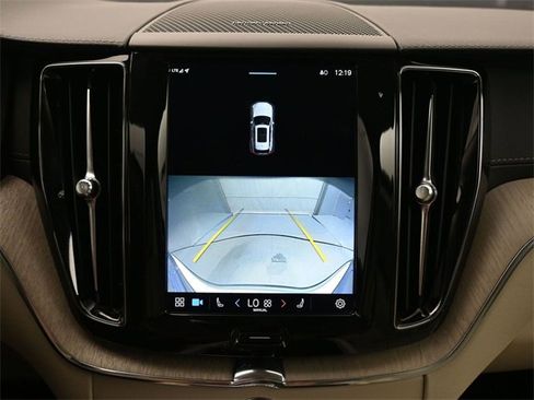 Used 2022 Volvo XC60 B6 Inscription w/ Advanced Package image 22