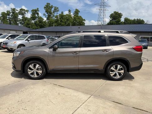 Used 2021 Subaru Ascent Premium w/ Convenience Package AWD/4WD image 5
