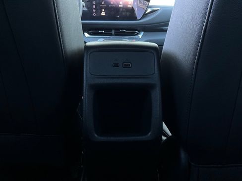 Used 2025 Buick Envista Preferred image 12