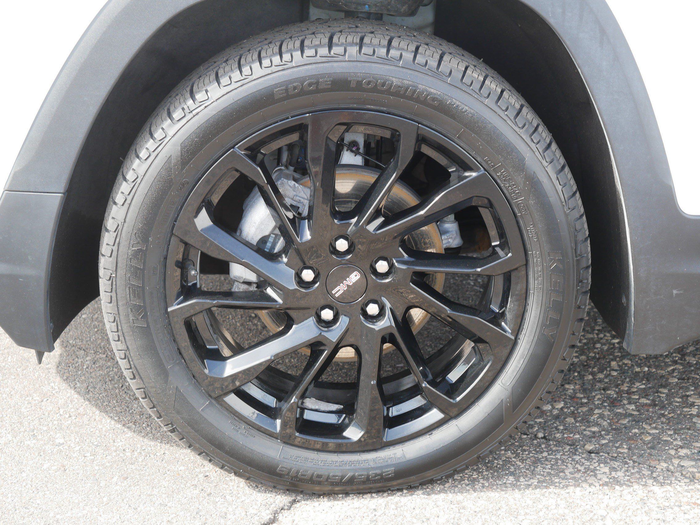 Used 2024 GMC Terrain SLT w/ Infotainment Package II AWD/4WD image 15