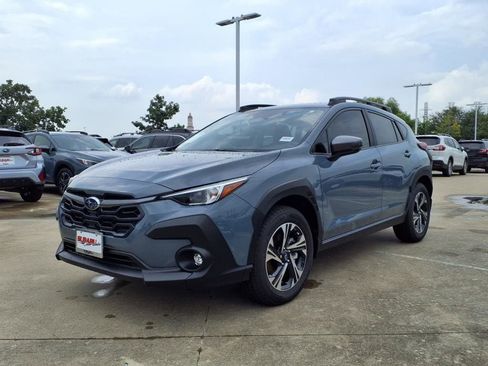Used 2025 Subaru Crosstrek 2.0i Premium image 4