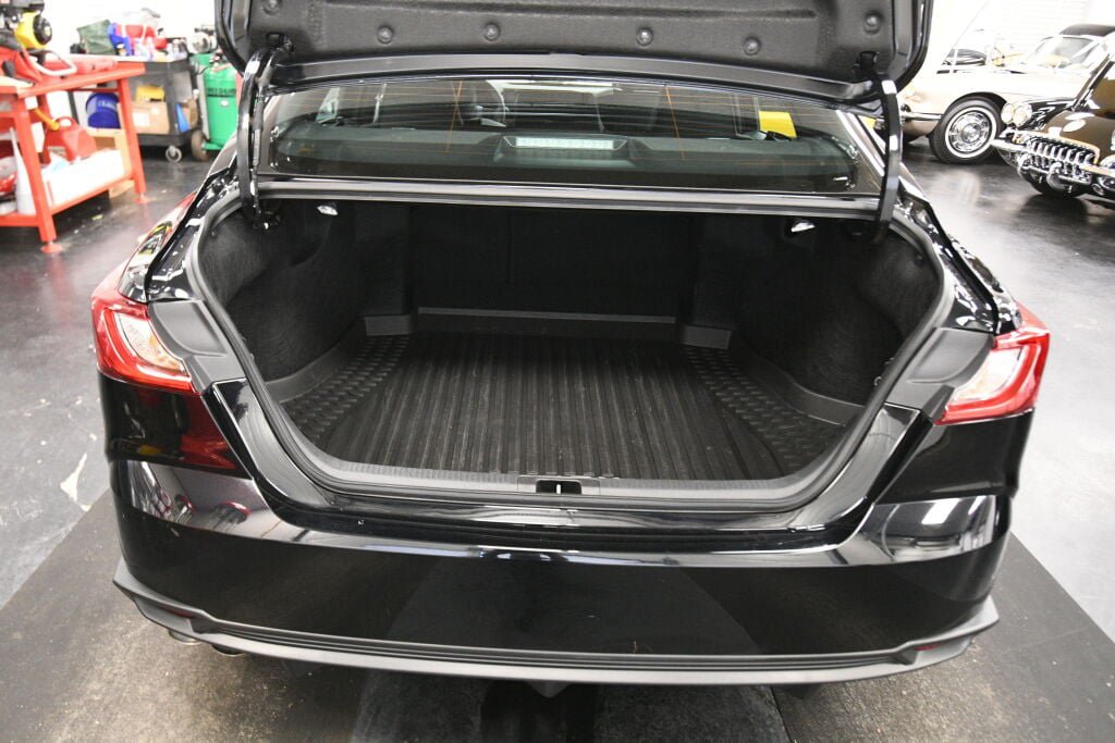 Used 2025 Toyota Camry SE w/ Convenience Package AWD/4WD image 22