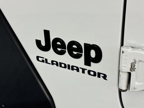 Used 2020 Jeep Gladiator Sport w/ Quick Order Package 23S AWD/4WD image 26
