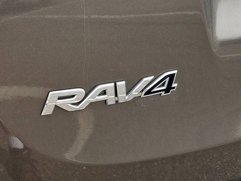 Used 2013 Toyota RAV4 LE AWD/4WD image 35