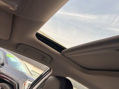 Used 2018 Toyota Avalon XLE Premium image 6