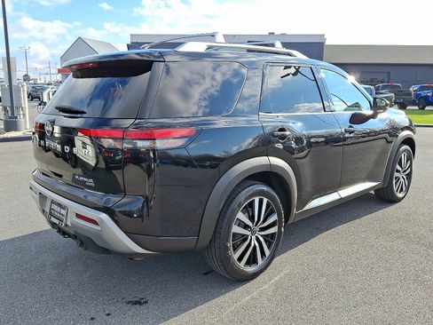 Certified 2023 Nissan Pathfinder Platinum w/ Cargo Package image 8