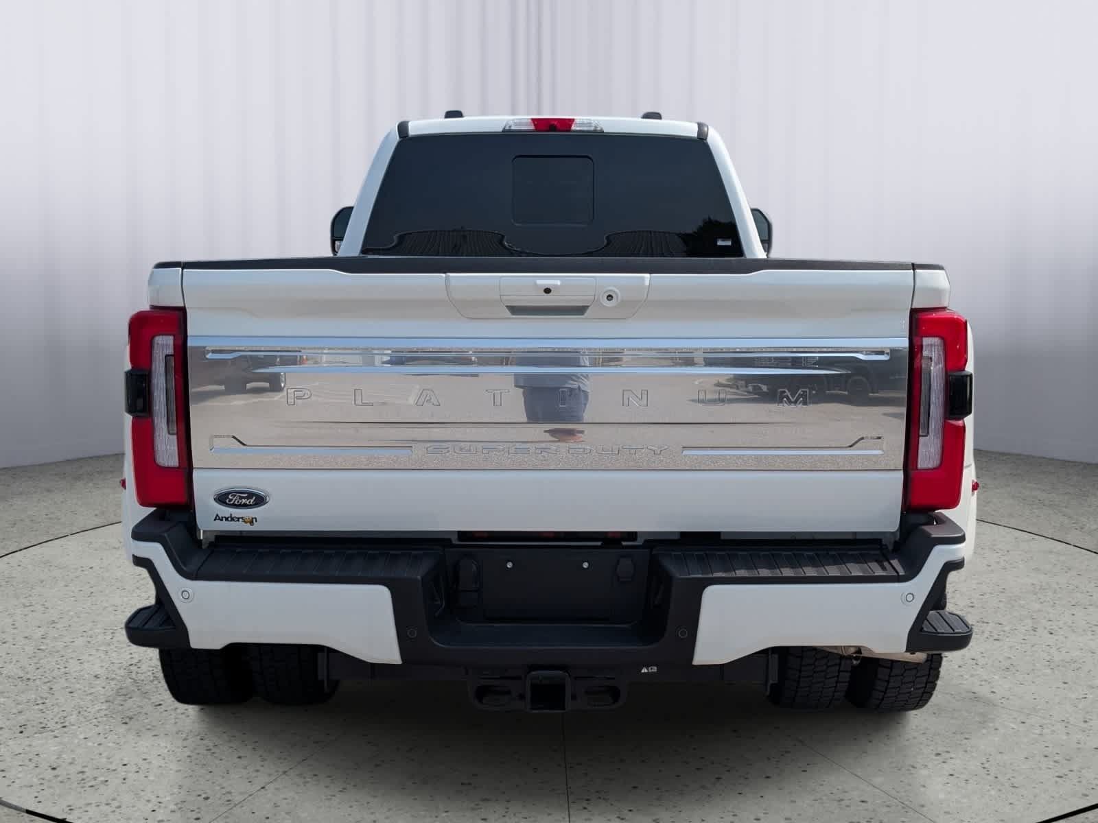 Used 2025 Ford F450 Platinum w/ Platinum Plus Package AWD/4WD image 4