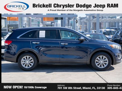 Used 2018 Kia Sorento LX image 4