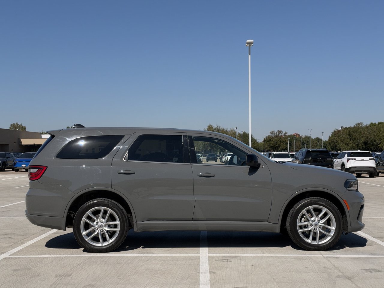 Used 2023 Dodge Durango GT AWD/4WD image 3