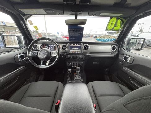Used 2020 Jeep Gladiator Overland image 18