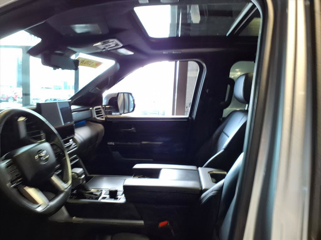 Used 2024 Toyota Sequoia Platinum AWD/4WD image 6