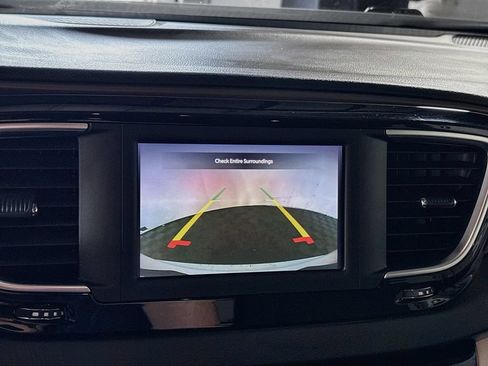 Used 2023 Chrysler Voyager LX FWD image 16