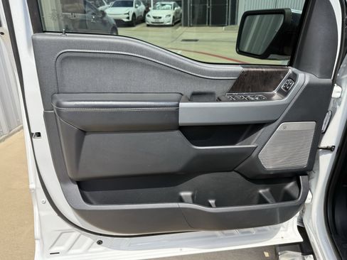 Used 2023 Ford F150 Lariat AWD/4WD image 10