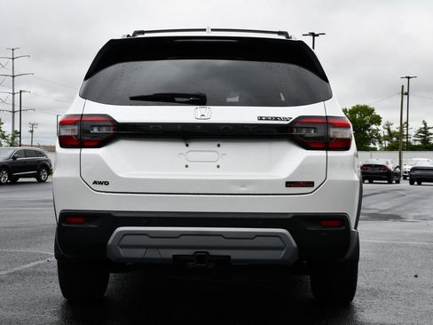 Used 2023 Honda Pilot TrailSport image 6