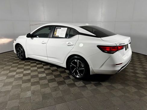 Used 2025 Nissan Sentra SV w/ All-Weather Package FWD image 9