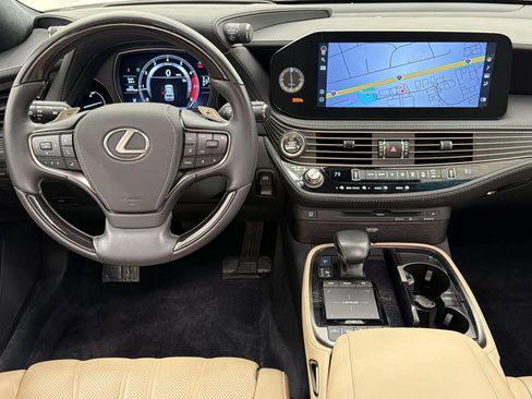Used 2022 Lexus LS 500 w/ Interior Upgrade Package RWD image 28