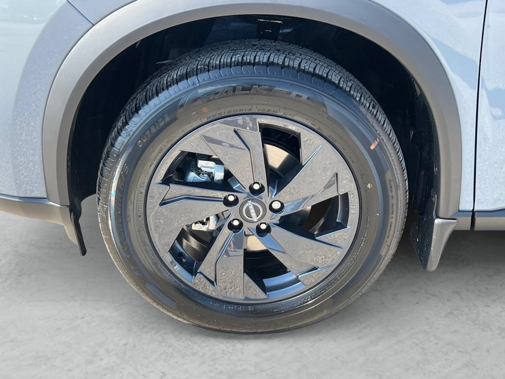 New 2026 Nissan Rogue SV FWD image 24