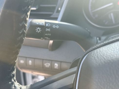 Used 2021 Toyota Camry SE FWD image 32