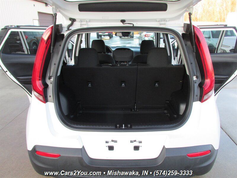 Used 2021 Kia Soul S FWD image 13