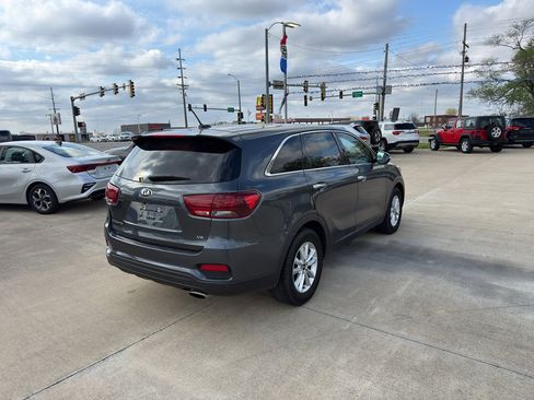 Used 2020 Kia Sorento LX FWD image 3