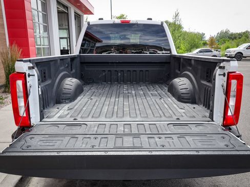 Used 2024 Ford F250 XLT w/ FX4 Off-Road Package AWD/4WD image 5