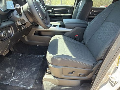 New 2026 RAM 2500 Big Horn AWD/4WD image 16
