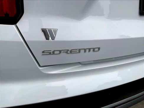 Used 2023 Kia Sorento SX AWD/4WD image 23