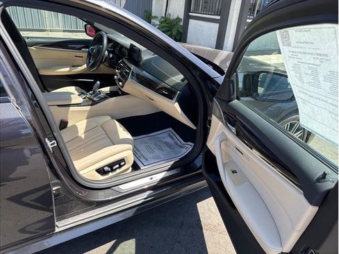 Used 2018 BMW 540i xDrive AWD/4WD image 7