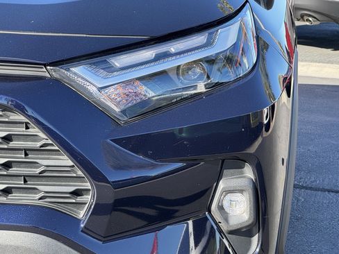 Used 2022 Toyota RAV4 XLE Premium image 6