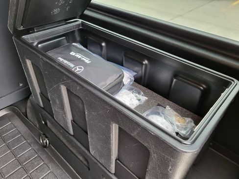 Used 2017 Mercedes-Benz G 550 Squared image 12