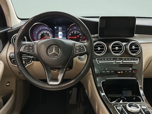 Used 2019 Mercedes-Benz GLC 300 4MATIC image 24