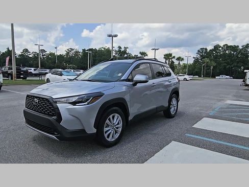 Used 2022 Toyota Corolla Cross LE w/ Moonroof Package FWD image 21