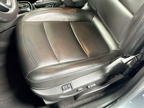 Used 2019 Buick Encore Essence AWD/4WD image 17