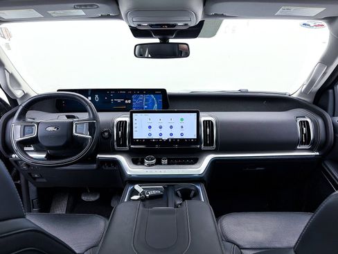 Used 2025 Ford Expedition Max Platinum image 45