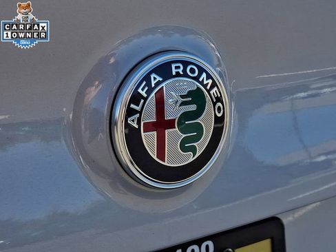 Used 2025 Alfa Romeo Giulia AWD image 32