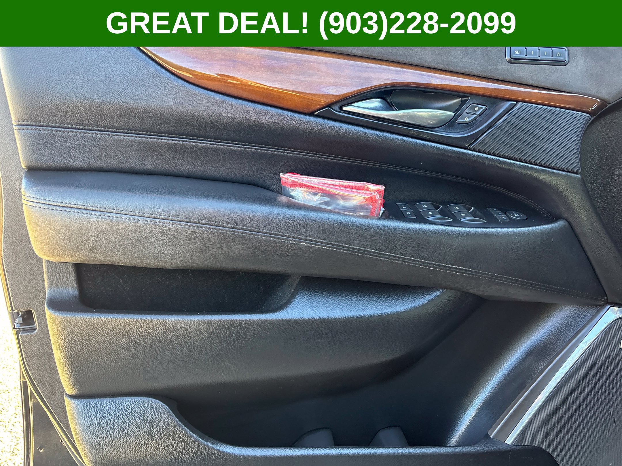 Used 2018 Cadillac Escalade Luxury AWD/4WD image 23
